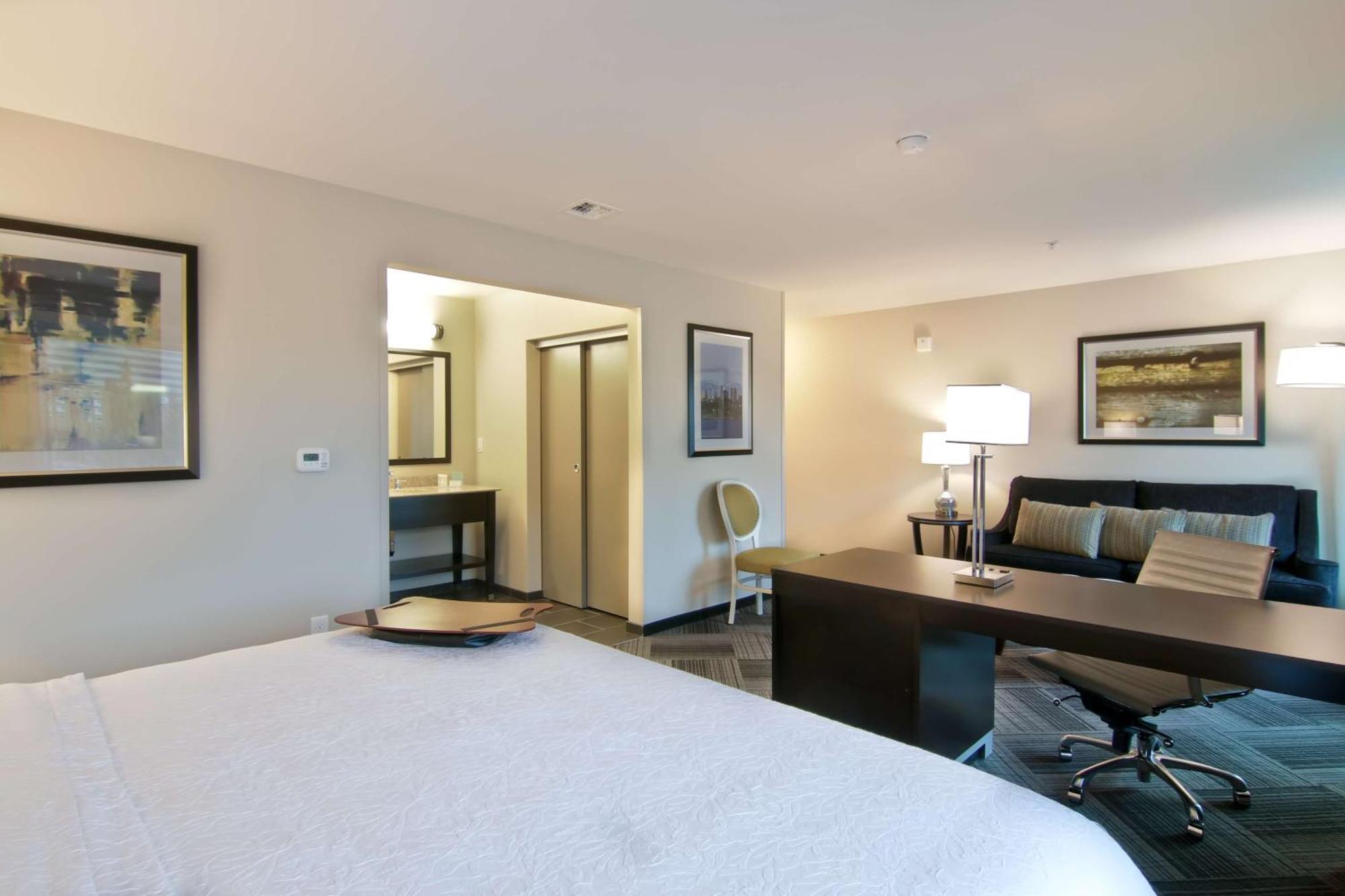 Hampton Inn & Suites Bellevue Downtown/Seattle Zewnętrze zdjęcie