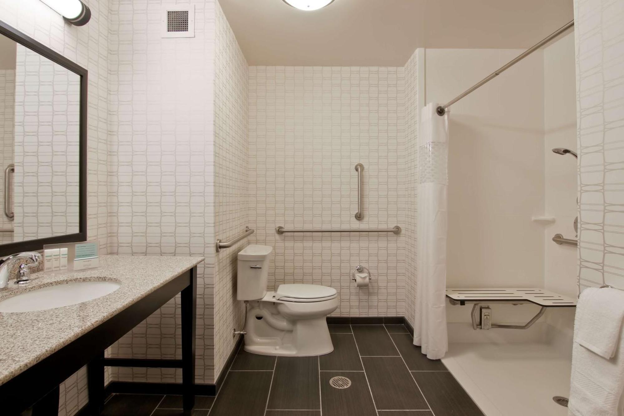 Hampton Inn & Suites Bellevue Downtown/Seattle Zewnętrze zdjęcie
