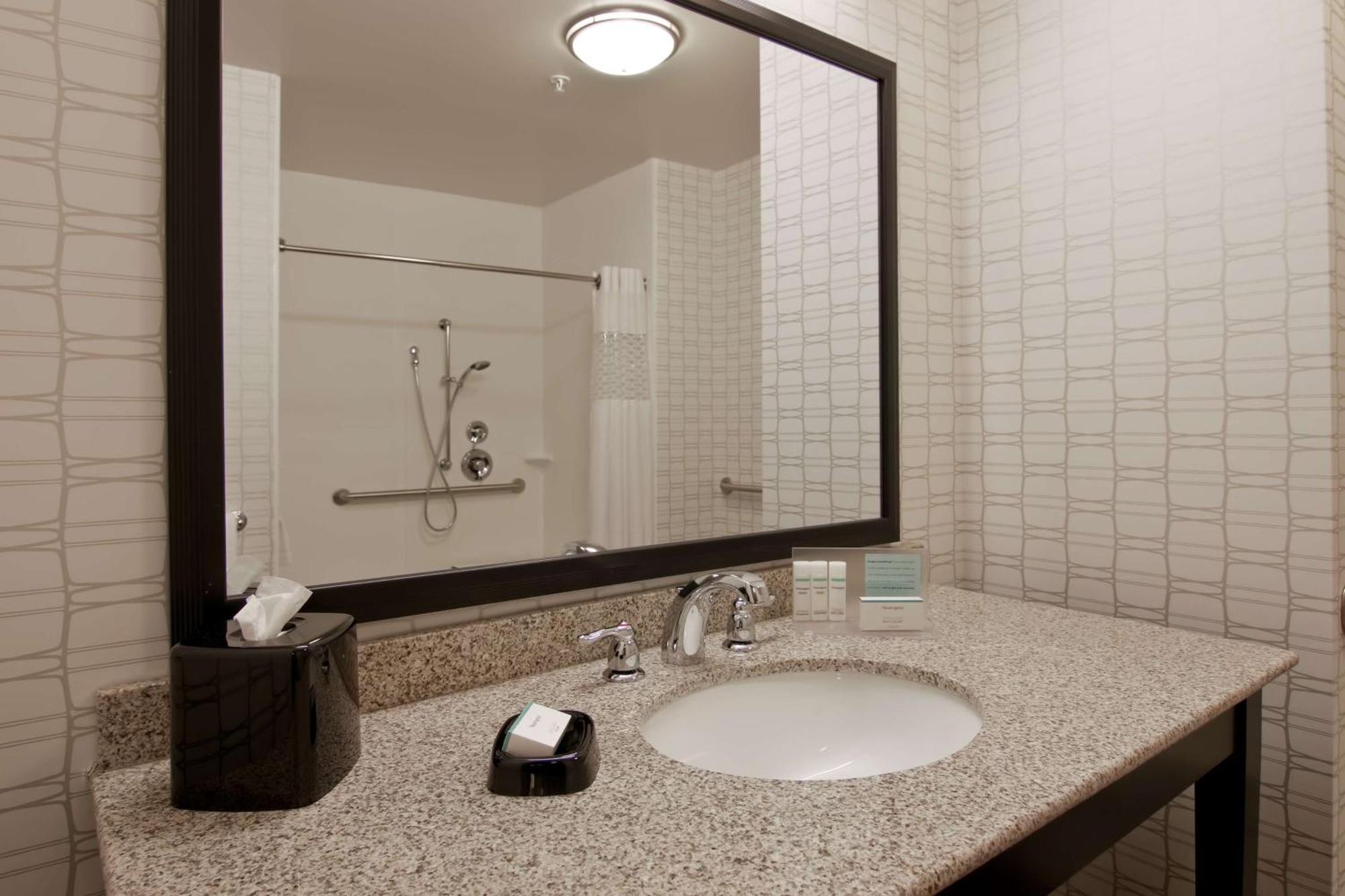 Hampton Inn & Suites Bellevue Downtown/Seattle Zewnętrze zdjęcie