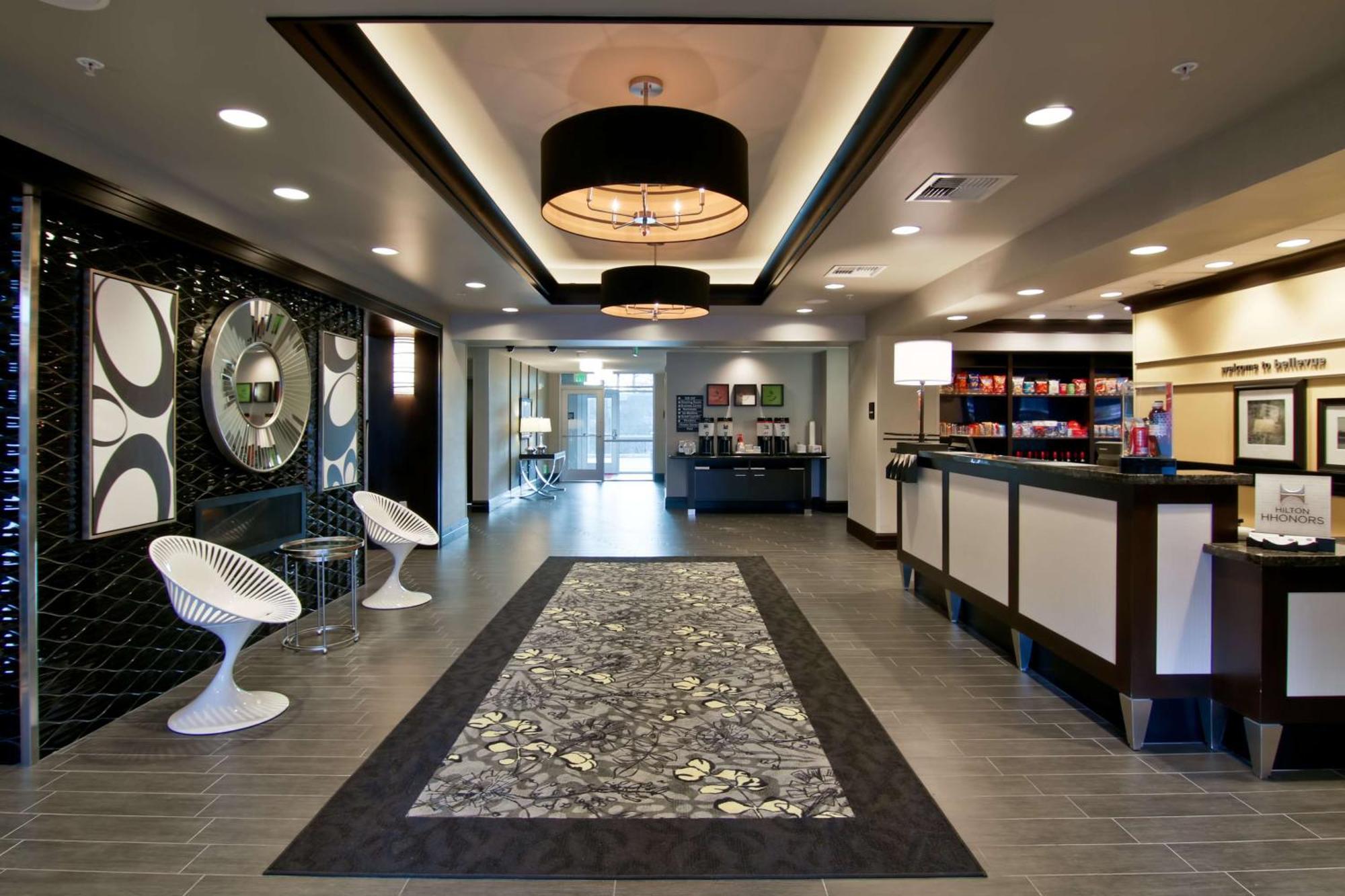 Hampton Inn & Suites Bellevue Downtown/Seattle Zewnętrze zdjęcie